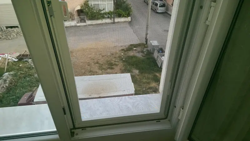 İçe Açılır Sineklik